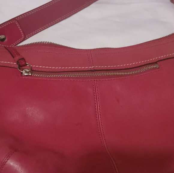 Coach shoulder/ handbag  Fushia  color - Picture 15 of 16